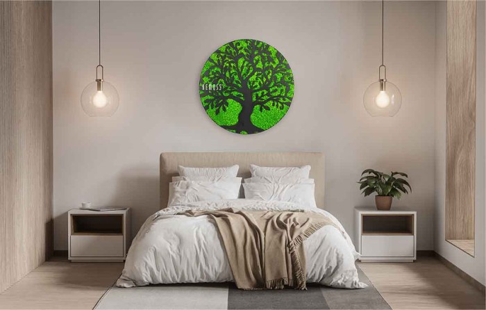 ein Schlafzimmer mit einem Bett, moosbild, mooswand, moos pflanzen, moos, moos deko, moos art
